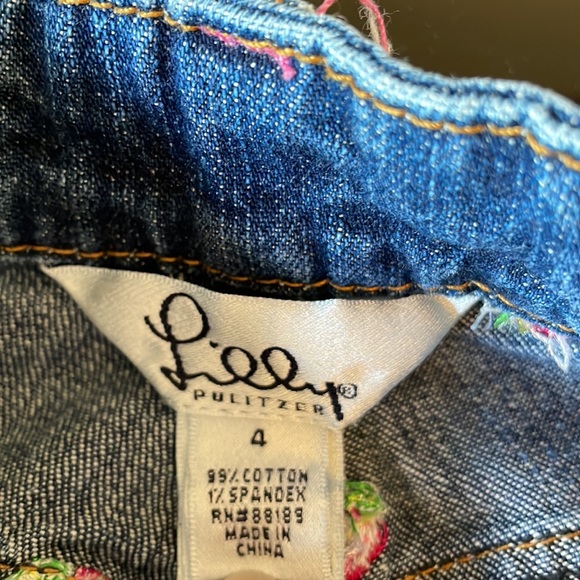 Lilly Pulitzer blue jeans with strawberries embroidered all over size 4 - Picture 4 of 5